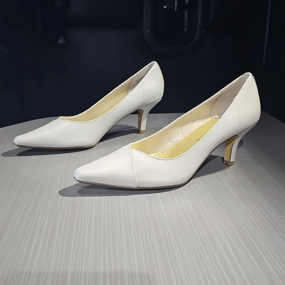 Bella Vita Shoes Heel Shoes Wow Leather‎ Pumps In Lt Gray Women's 6.5 EUC